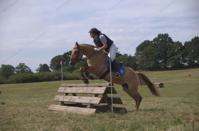 14-30-00_laura  spike 2